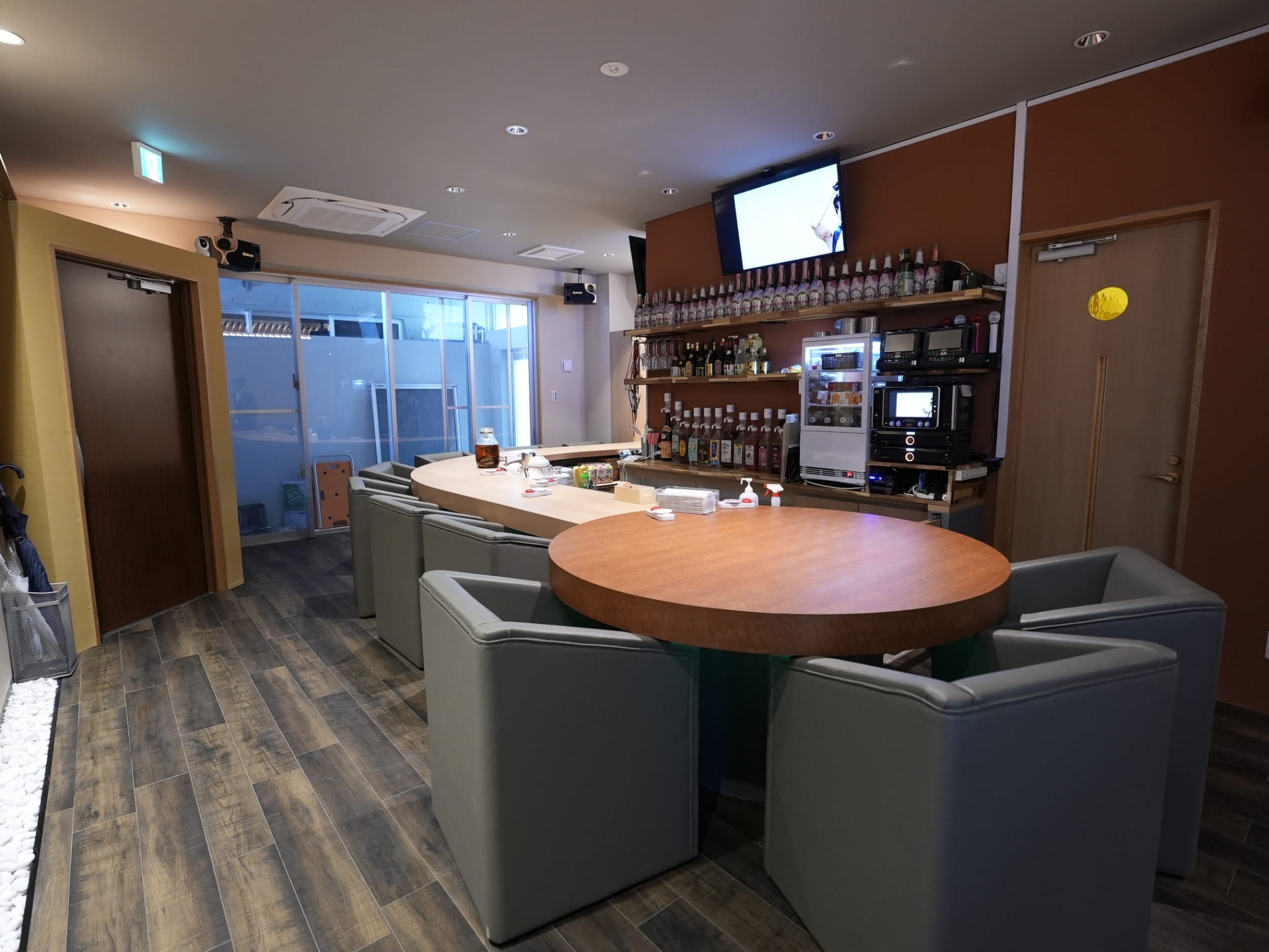 沖縄市上地 飲食向け物件の写真 店内